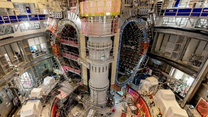 Kernfusion: Nächstes Segment der Plasmakammer in Iter installiert