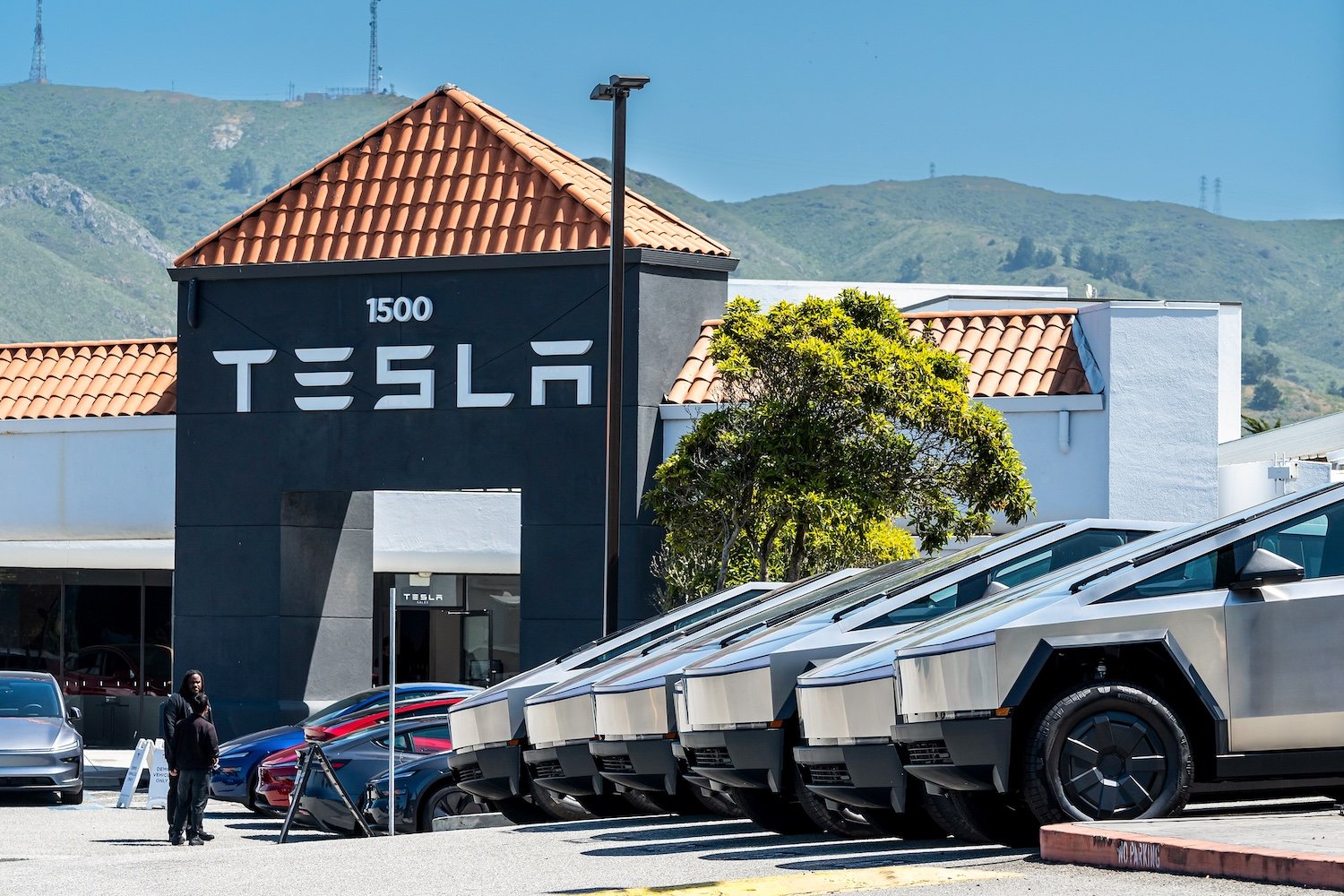 People Are Ditching Their Used Teslas… and Finding Eager Buyers