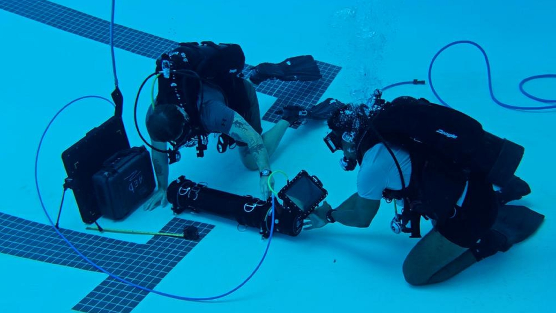 Portable underwater X-ray lets divers inspect submerged objects safely in real time