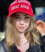 Rechtsextreme deutsche Influencerin beantragt Asyl in den USA