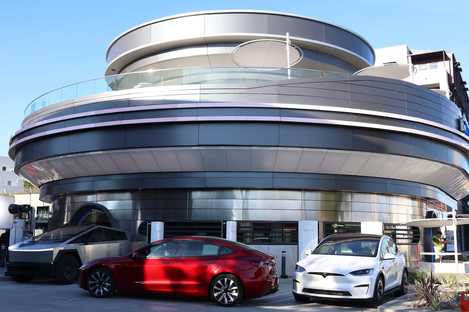 Tesla Diner Chef and Co-Operator Quits to Open a Jewish Deli