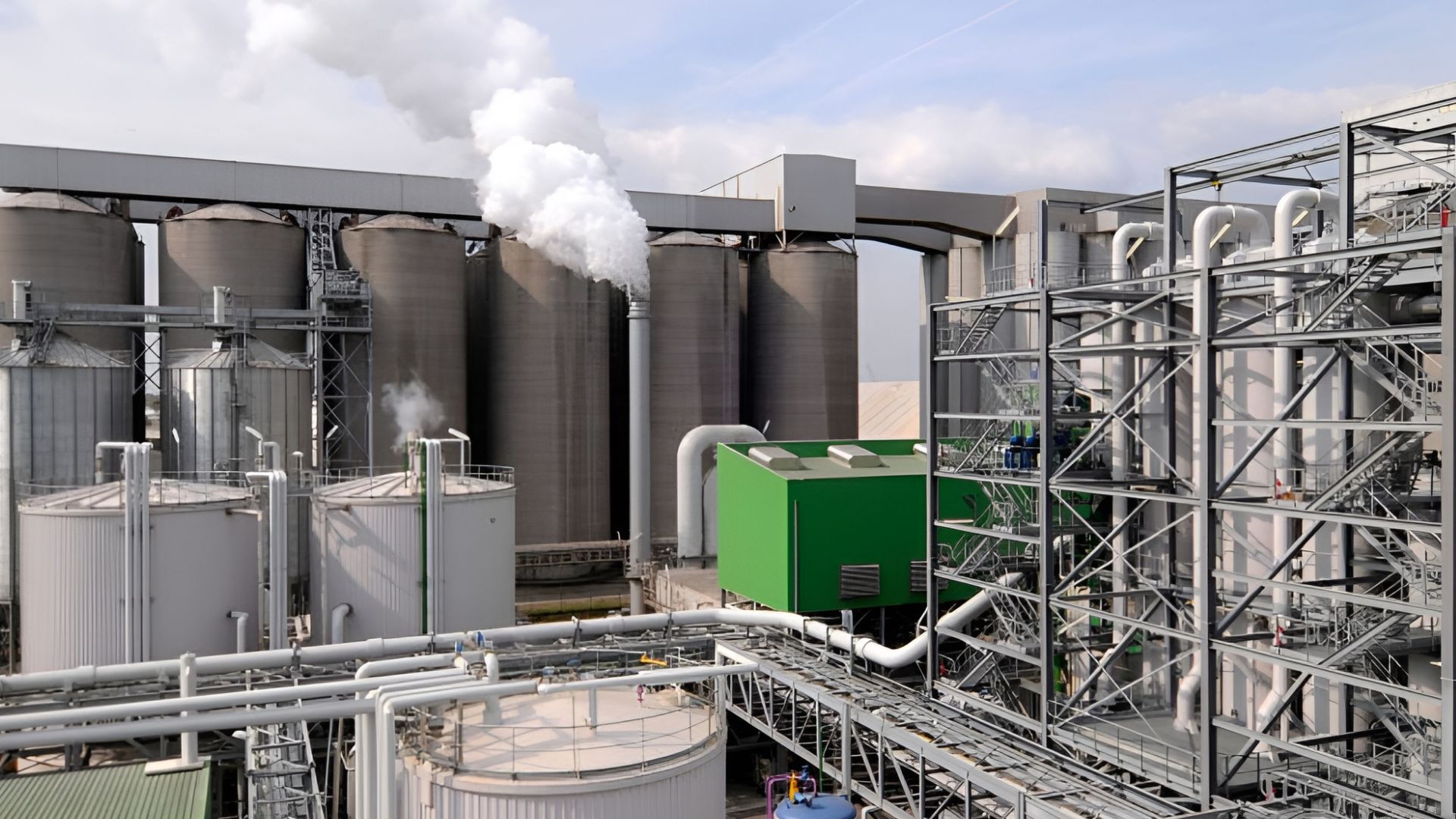 Turning ethanol plant CO2 waste into jet fuel could cut emissions by 80%