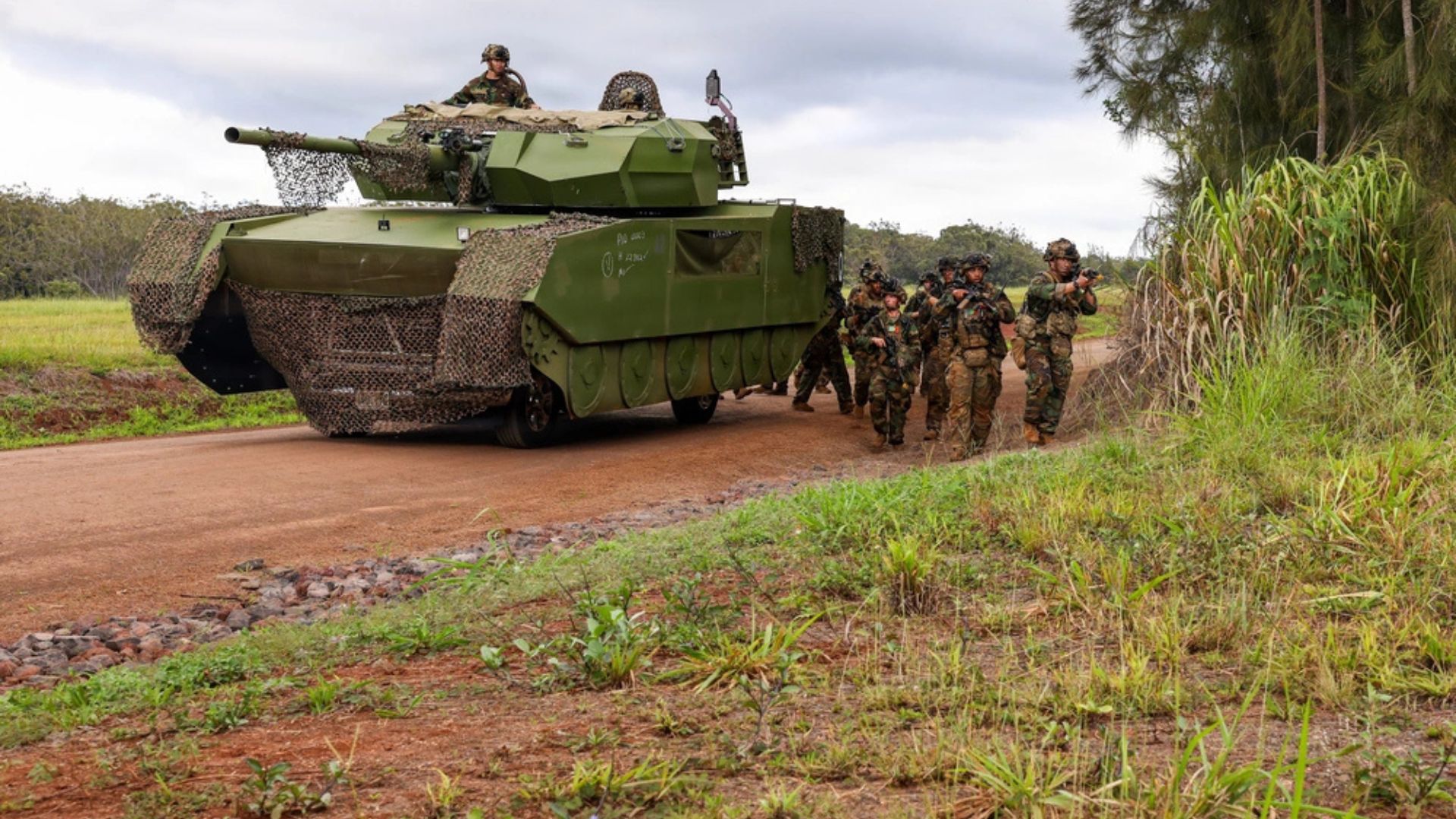 US Army uses wooden tanks in Hawaii exercises to cut costs and sharpen realism