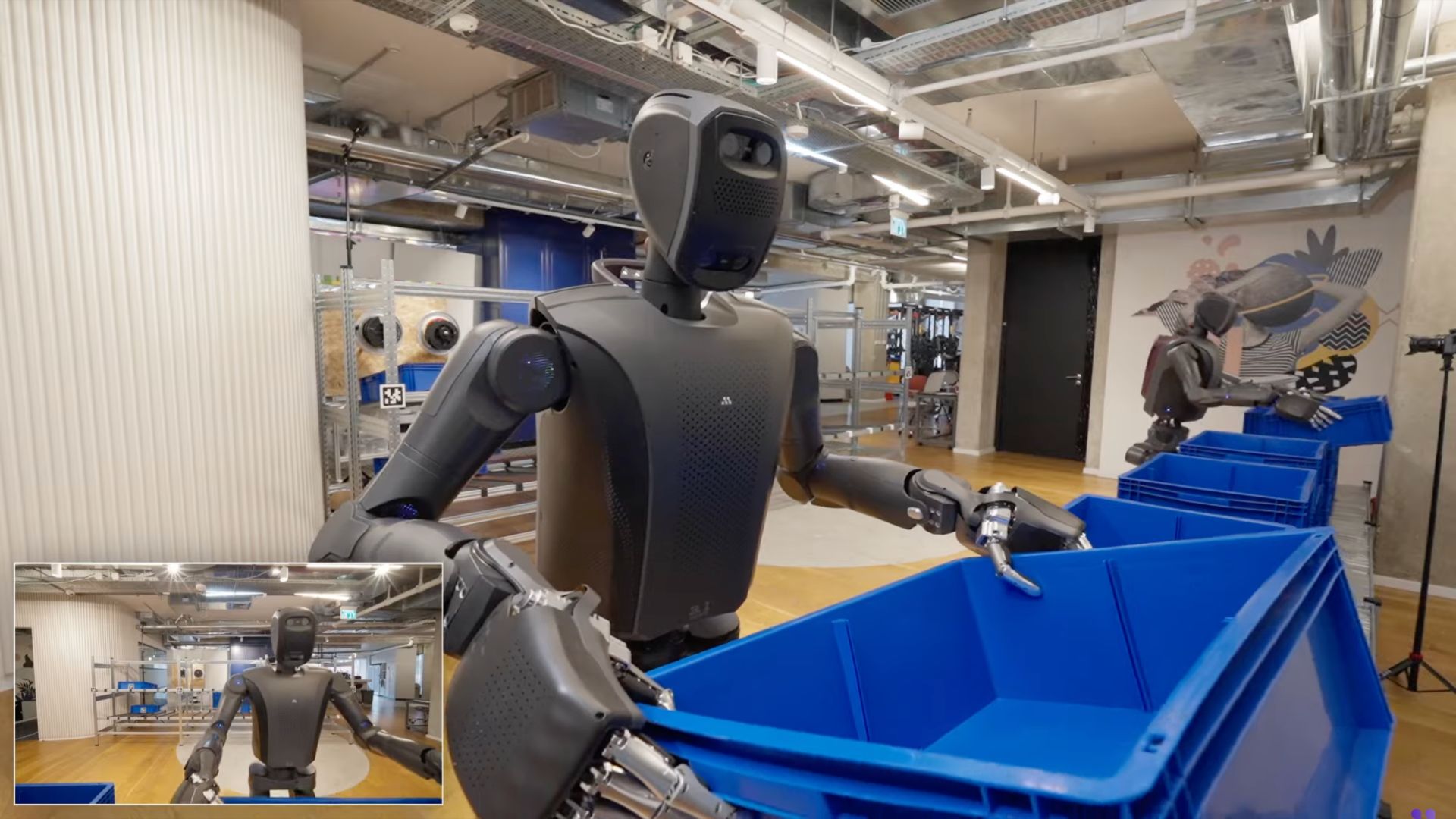 Video: Warehouse humanoid robots lift and sort objects on their own in real-time
