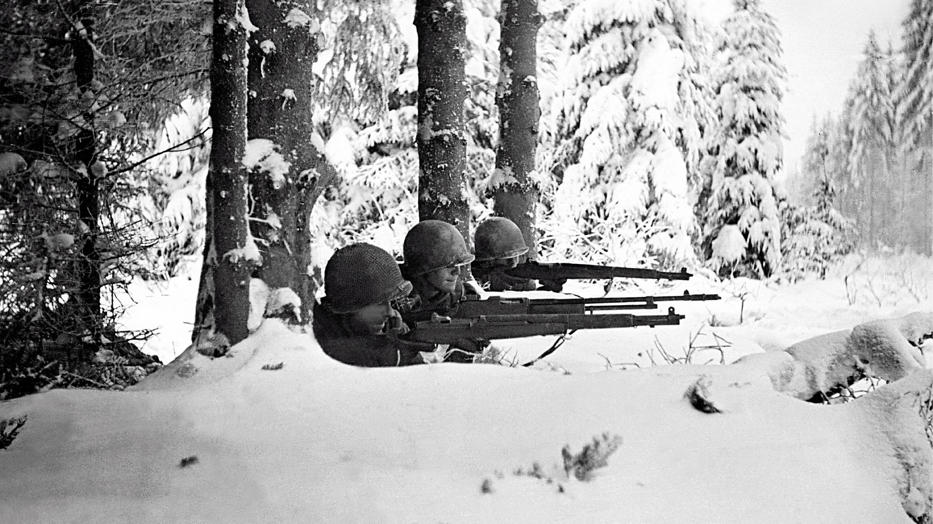 A WWII Christmas: How US forces battled 200,000 German troops, 1,000 tanks in 1944