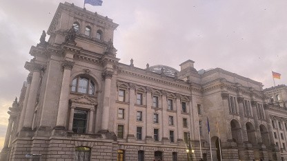 Bundestag lahmgelegt: IT-Ausfall während Selenskyj-Besuch in Berlin