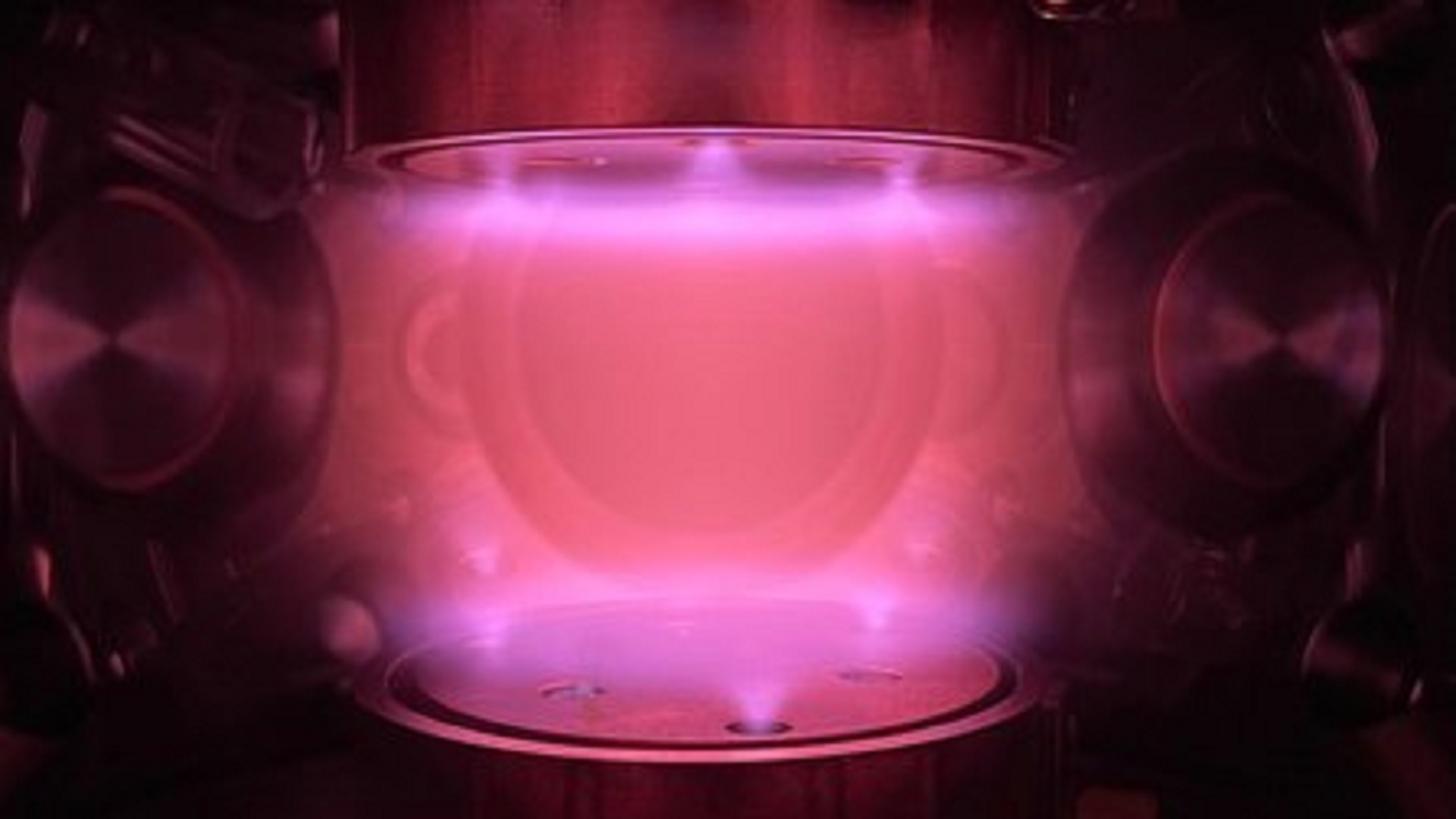 Fluffy ice grains that defy gravity discovered in deep-space plasma lab experiment