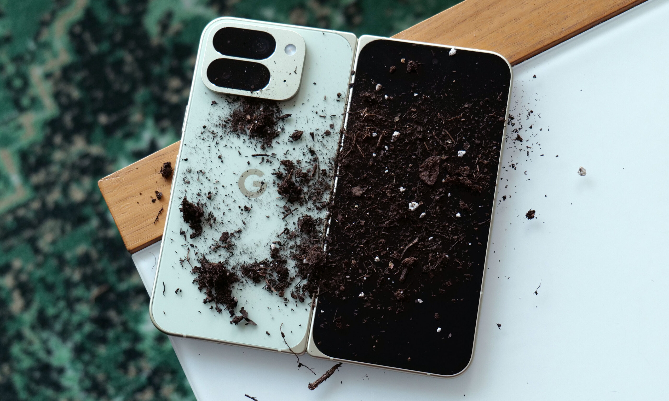 Foldable phone makers have solved every issue except one