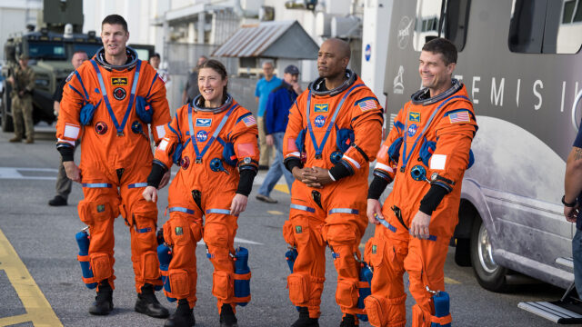 NASA rewraps Boeing Starliner Astrovan II for Artemis II ride to launch pad