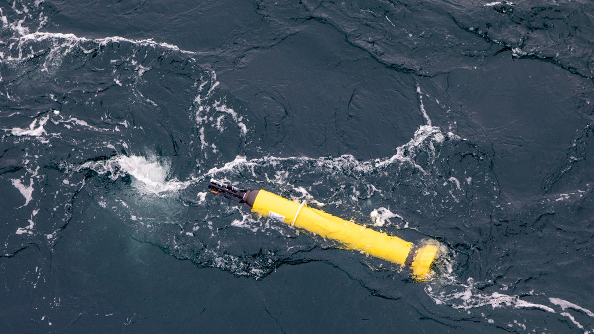 Robot survives months in never-seen Antarctic cavity, finds heat beneath glaciers