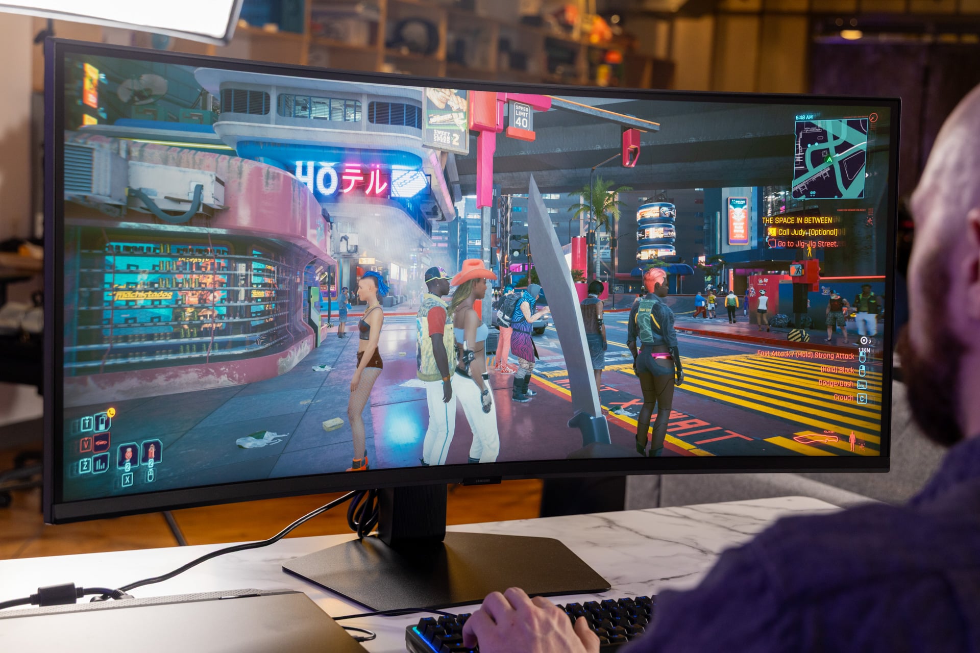 Samsung’s 40-Inch Odyssey G7 Monitor Is Big on Immersion and Trade-offs