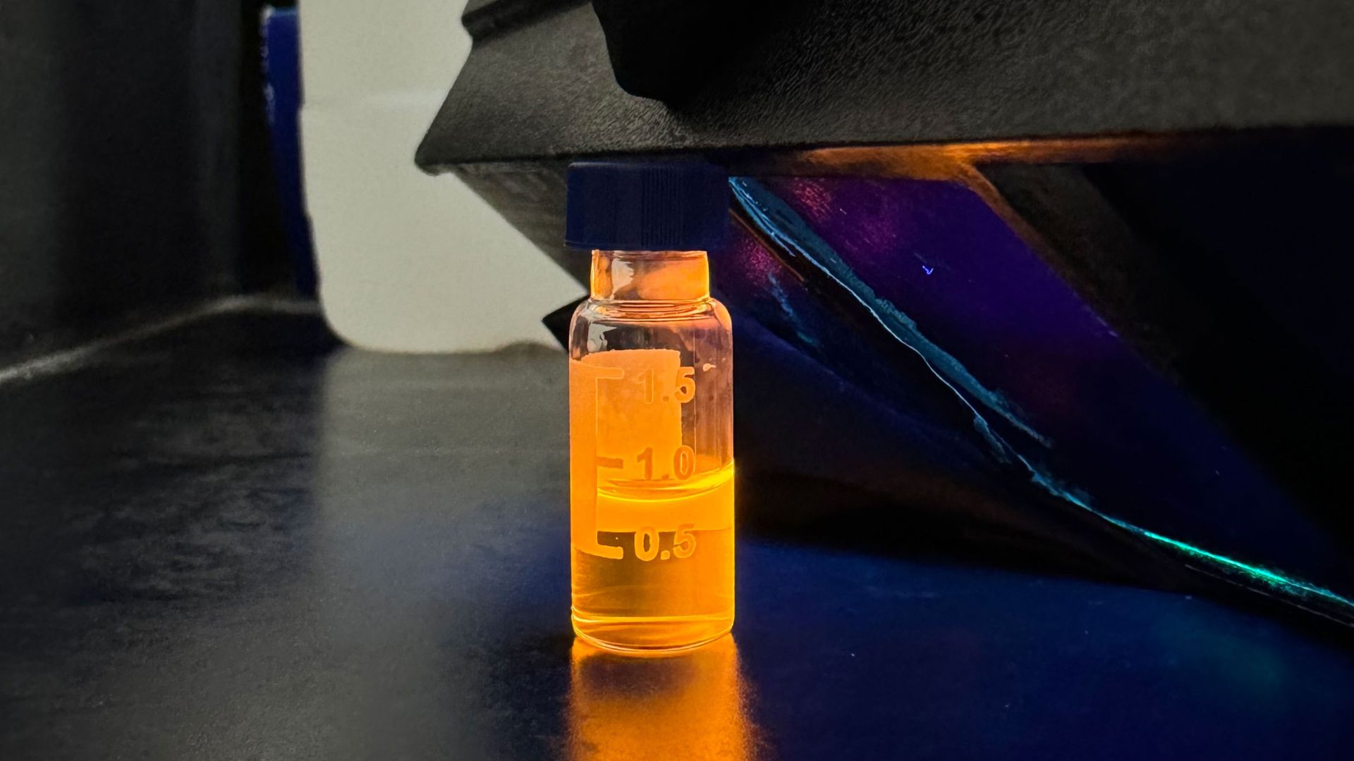 Scientists dope quantum dots with manganese, creating brighter magnetic materials
