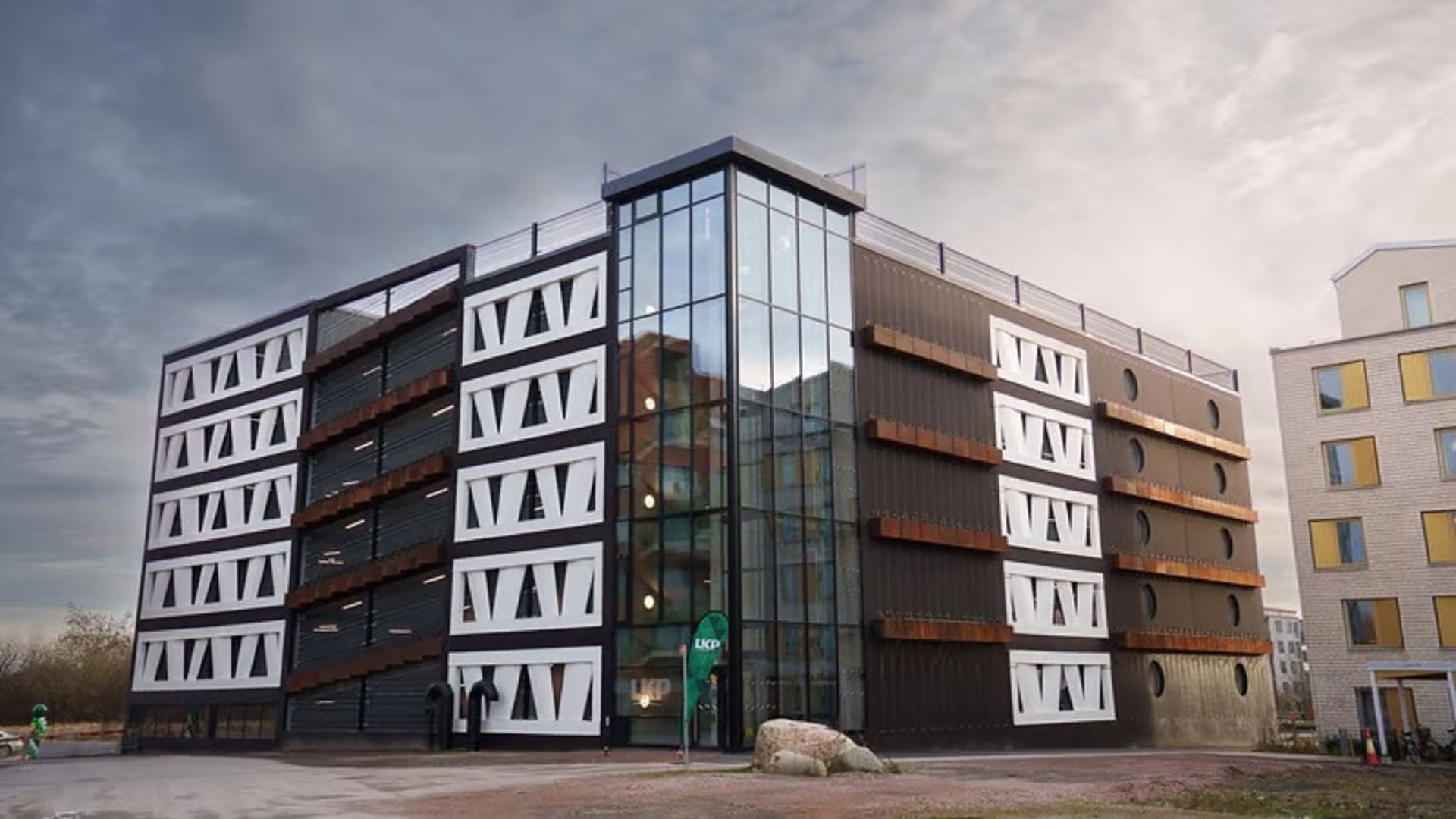 Sweden unveils Europe’s first car park constructed using recycled turbine blades