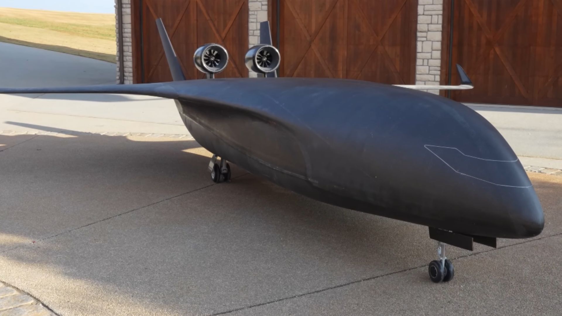 Video: US firm taps YouTuber to build ‘world’s largest’ blended-wing prototype