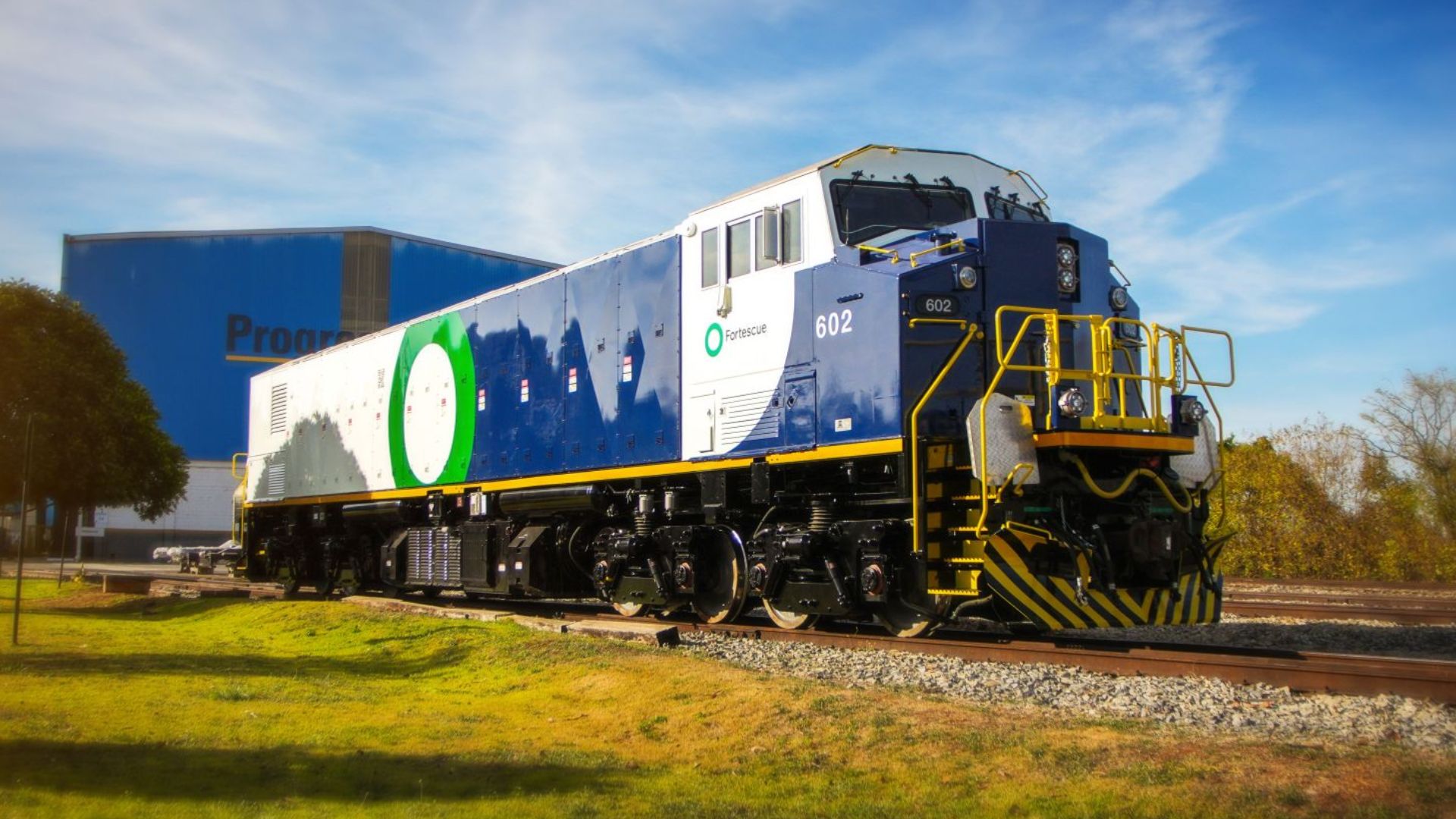 World’s largest land-mobile batteries equipped electric locomotive debuts in Australia