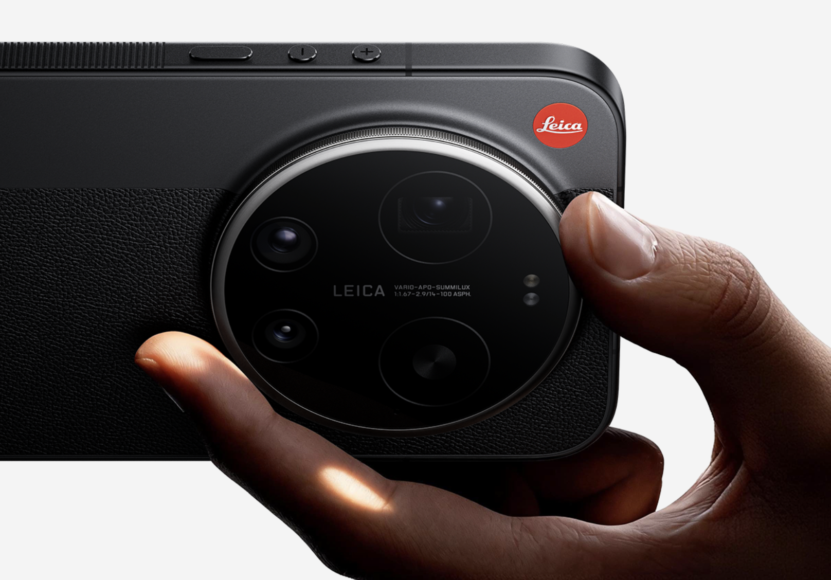 Xiaomi’s 17 Ultra Leica Edition smartphone comes with a manual zoom ring
