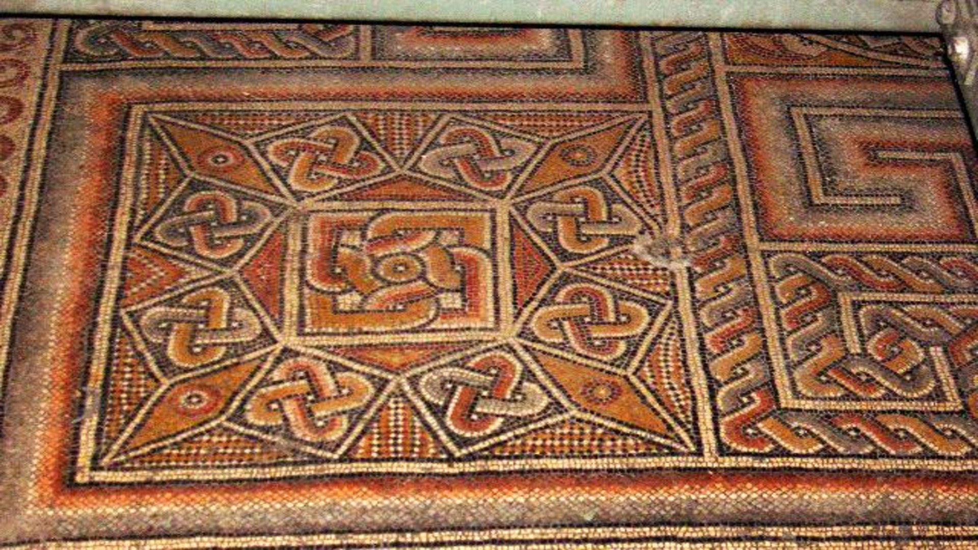 1,600-year-old hidden mosaic room unearthed, features Solomon’s knot to ward off evil