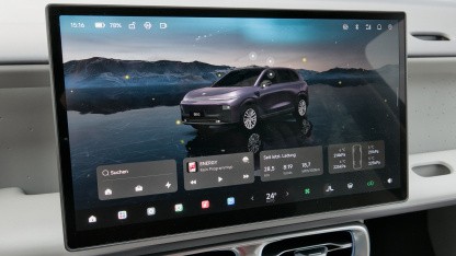 Auto: ADAC zieht Punkte bei zu viel Funktionen per Touchscreen ab