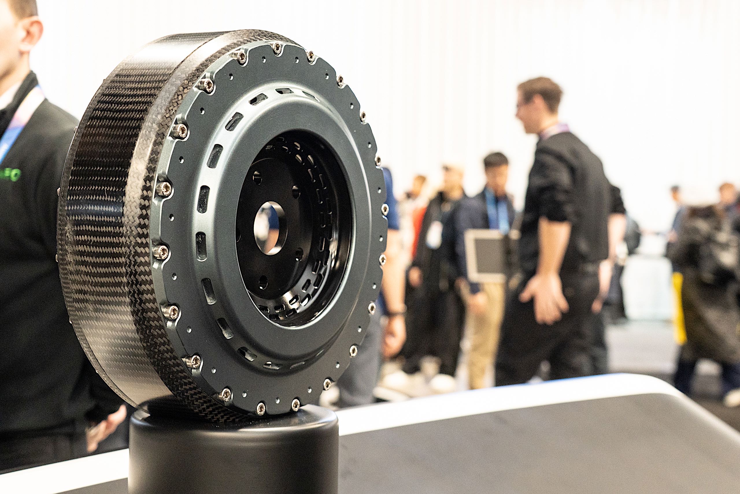 CES 2026: Longbow Motors shows off its Speedster EV with Donut Lab’s in-wheel motors