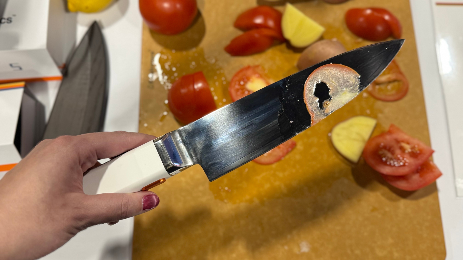 CES 2026: This knife has a secret party trick. It vibrates when you cut with it.