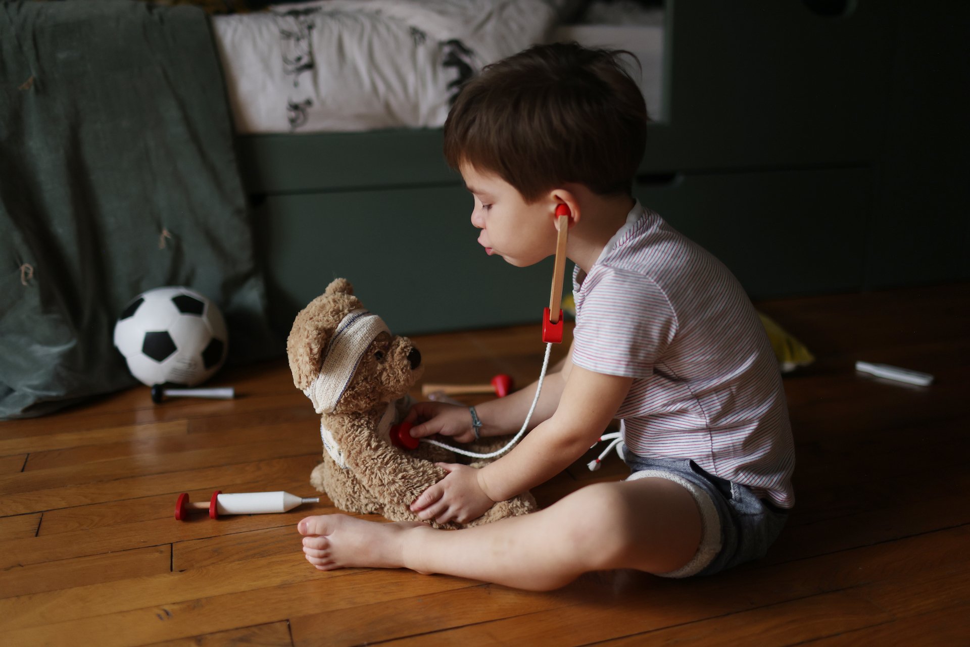 Child experts: AI toys too risky for young kids