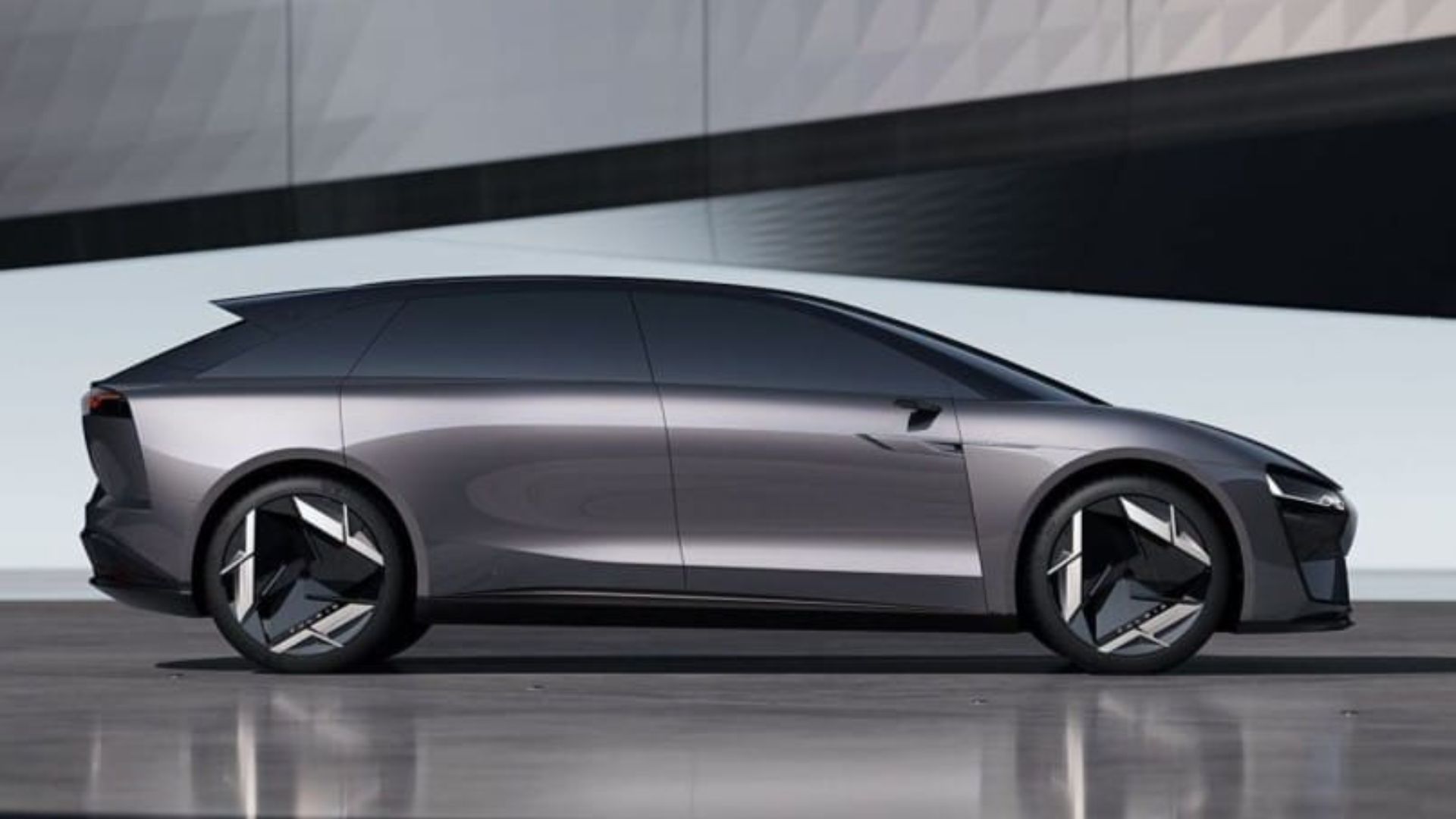 China automaker plans first solid‑state battery EV with 932‑mile range in 2026