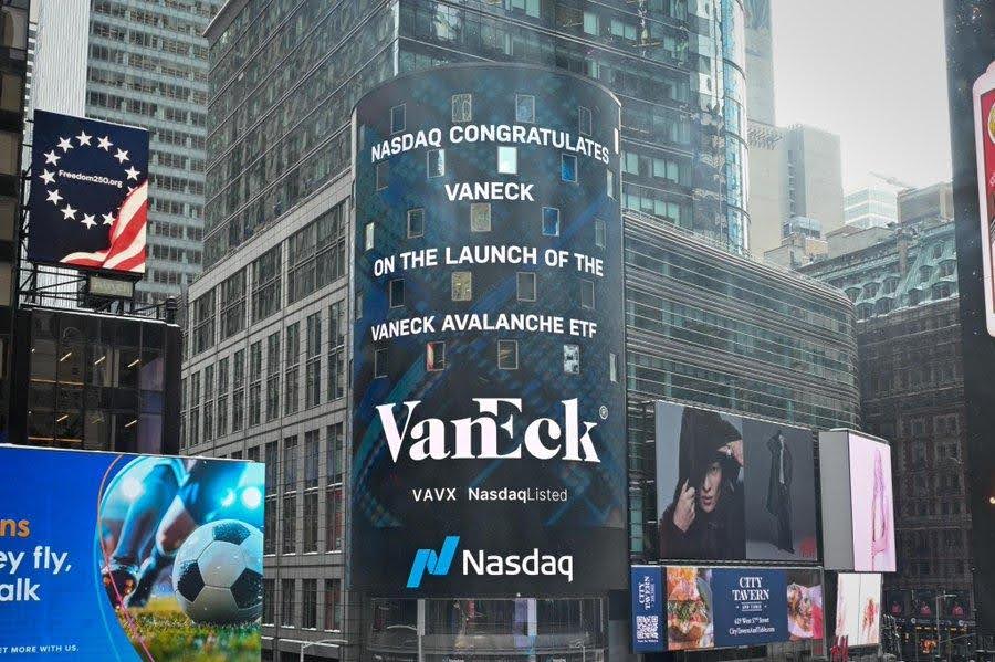First-Ever AVAX ETF Hits Nasdaq as VanEck Waives Fees on $500M for Avalanche Exposure