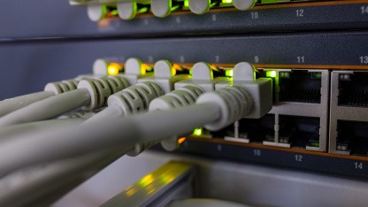 Fünf Jahre alte Sicherheitslücke: Laufende Attacken gefährden 10.000 Firewalls