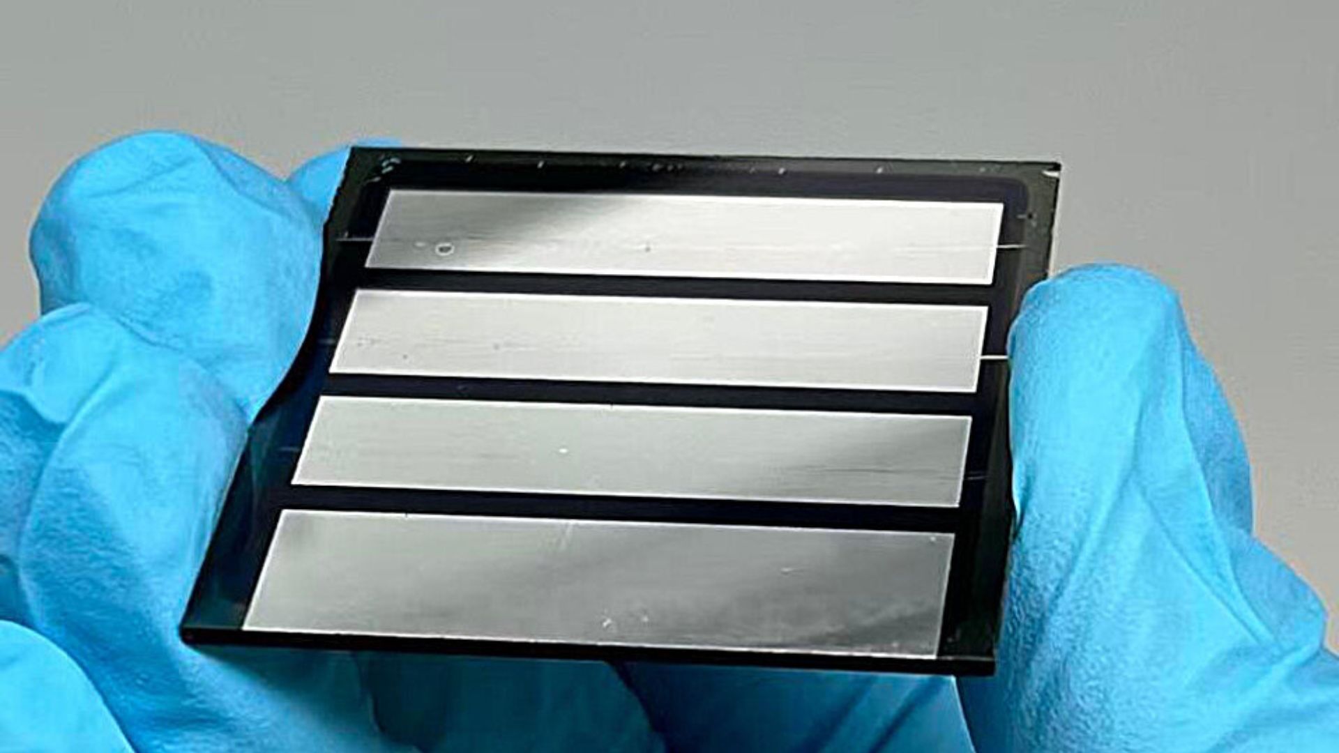 Game-changer: UK scientists build perovskite solar cells that retain 95% performance 