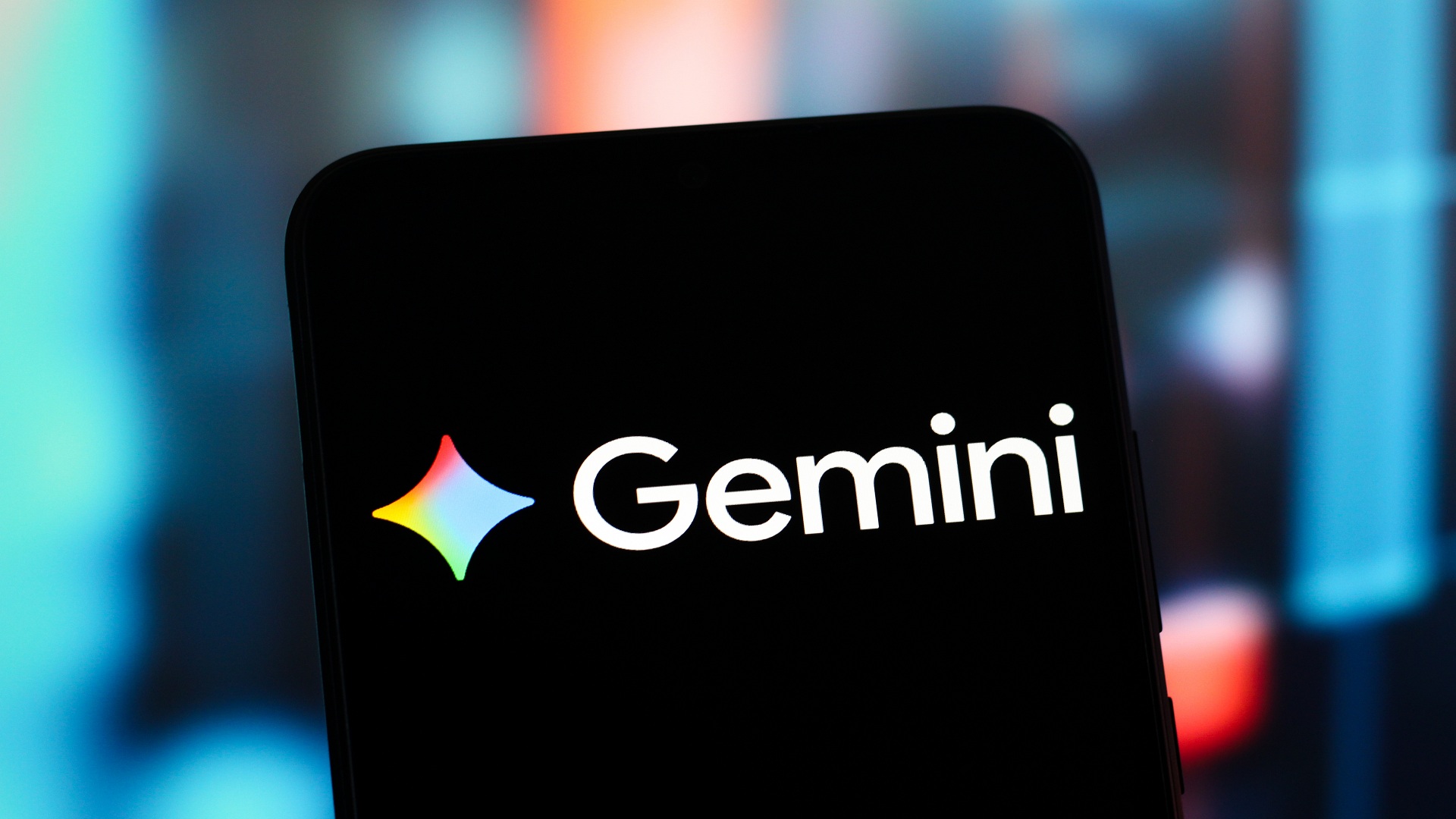 Google’s Gemini AI transforms Chrome into an assistant that browses and works for you