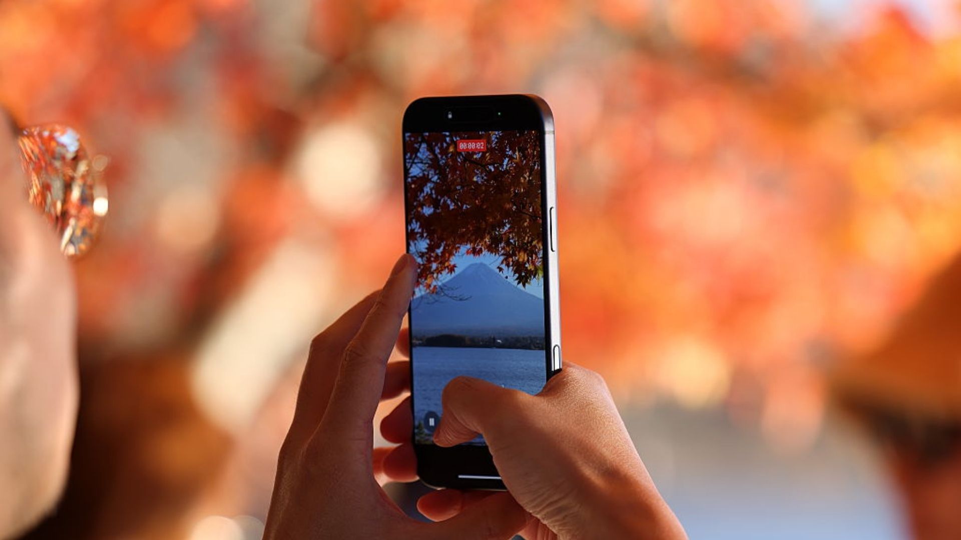 New chip generates ‘tiniest earthquakes’ to make smartphones smaller and faster