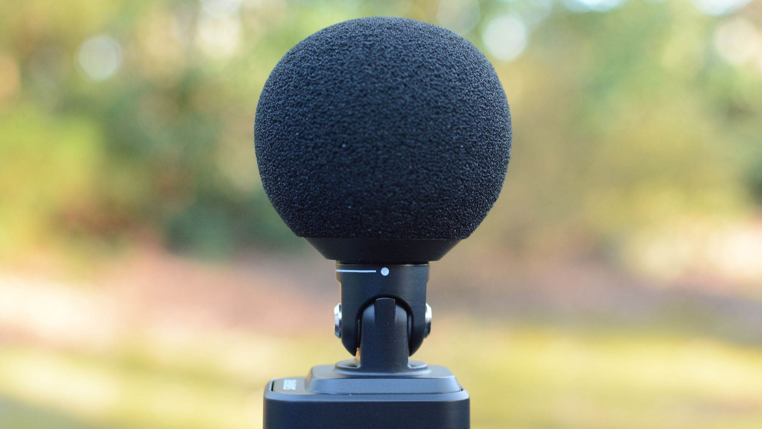 Shure debuts a USB-C version of its MV88 microphone at CES 2026