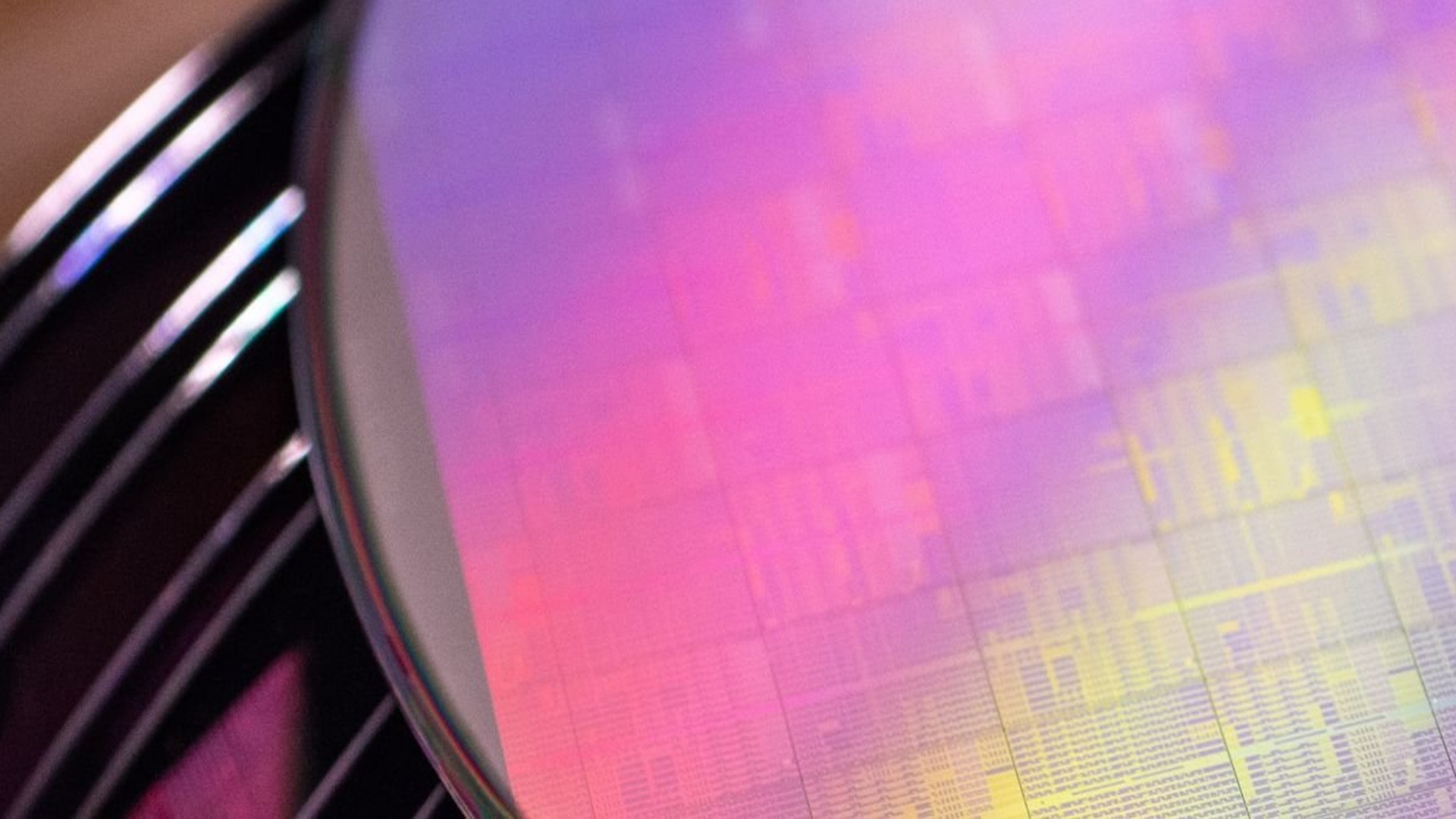 Smart chip could slash computing energy use by up to 5,000×