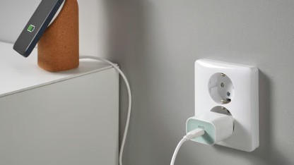 Starke Konkurrenz für Anker und Co.: Ikeas USB-Netzteil mit Schnellladetechnik kostet 4 Euro