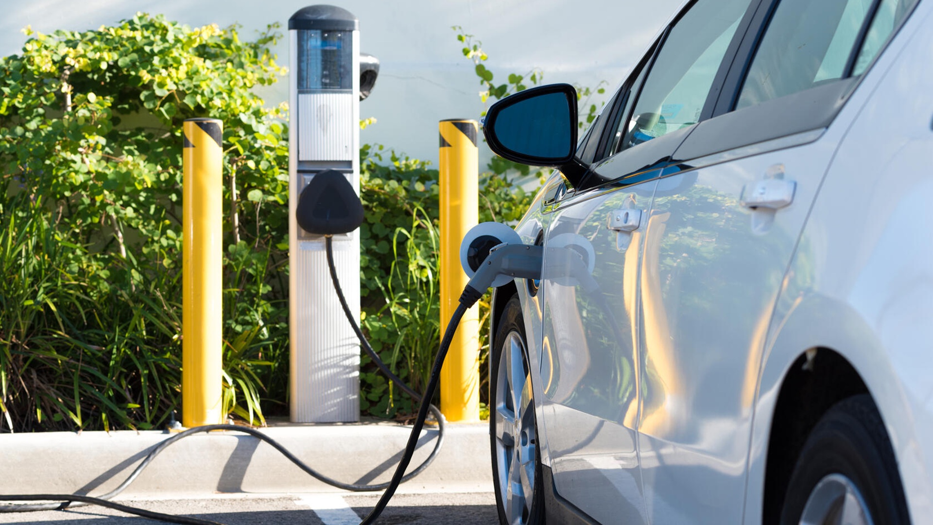 World’s largest EV charging network in China supports 40 million electric cars