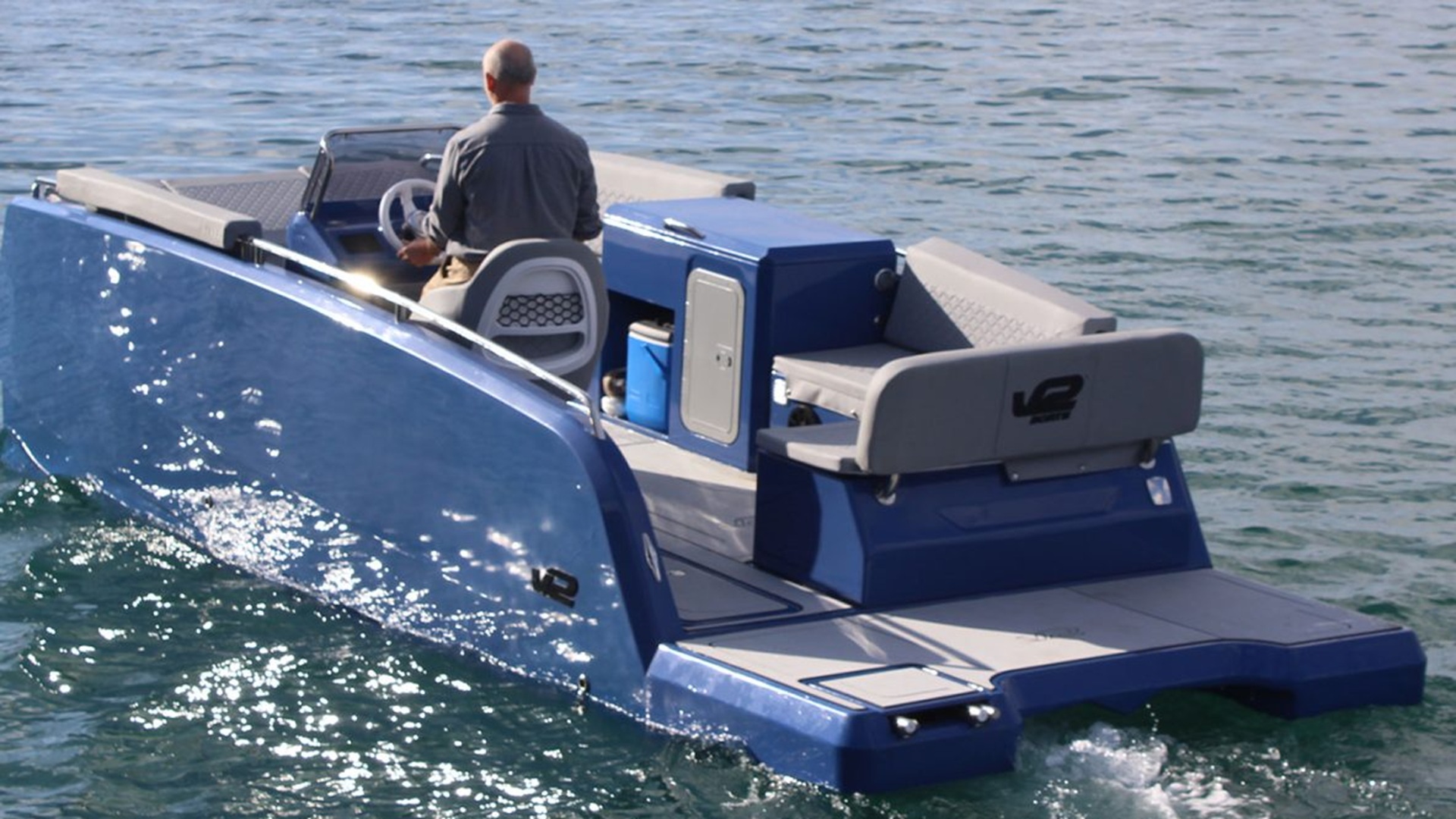 6-meter catamaran 3D printed in 160 hours as monolithic open-water vessel