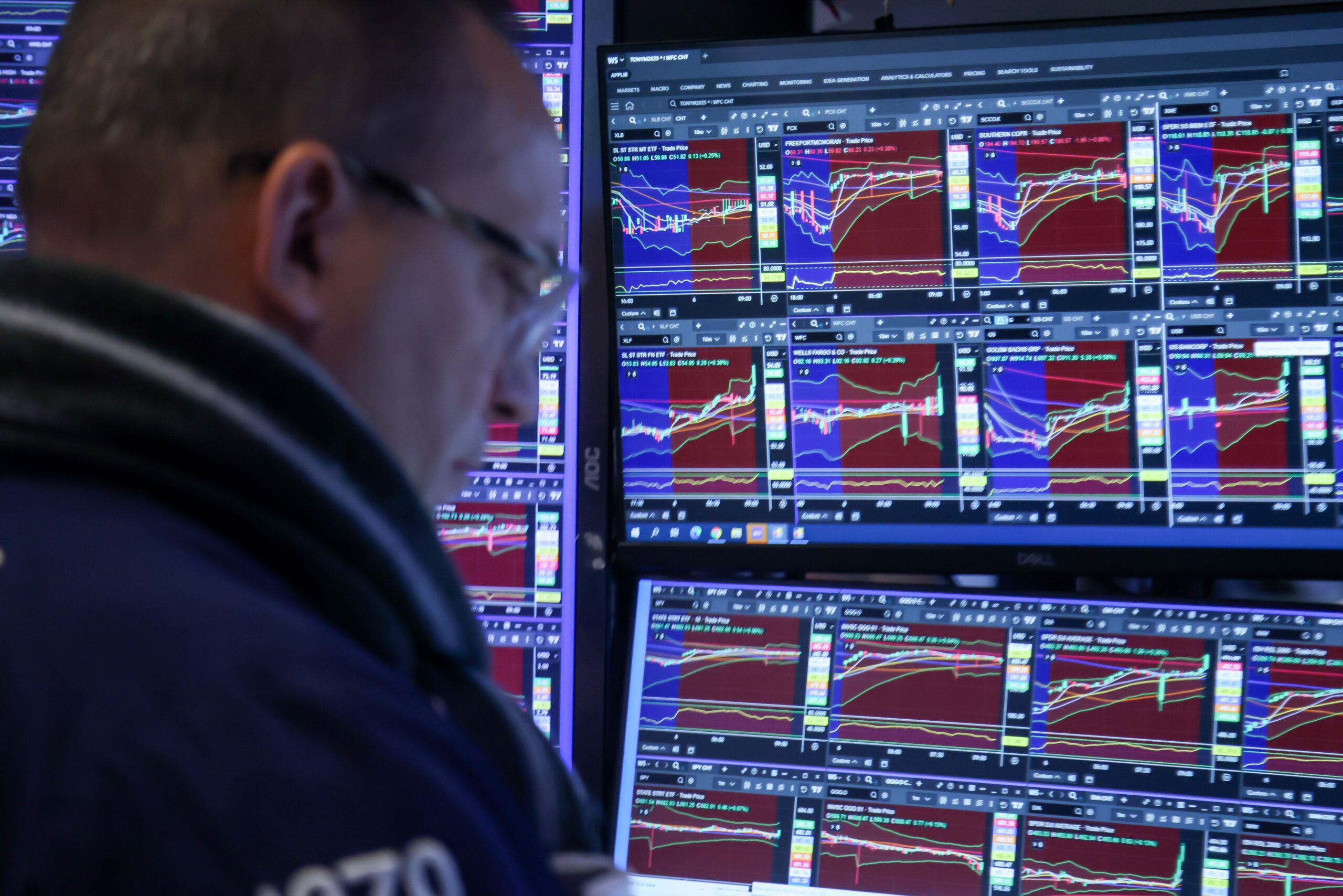 AI bubble watch: Spooked market sparks $1 trillion Friday tech sell-off