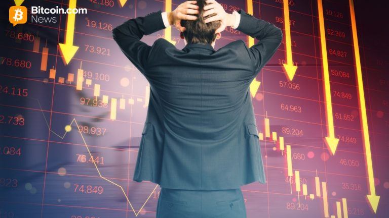 Altcoin Market Cap Slides Below $1T as Trump’s 15% Global Tariff Threat Rattles Investors
