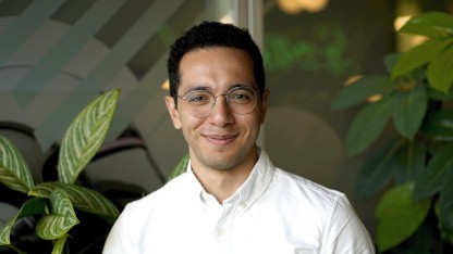 Energiebedarf großer Sprachmodelle: Effizientere KI mit Hardware-Aware-Optimierung