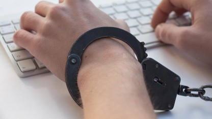 Erpressungsversuch: Polizei leakt versehentlich Daten und verhaftet Empfänger