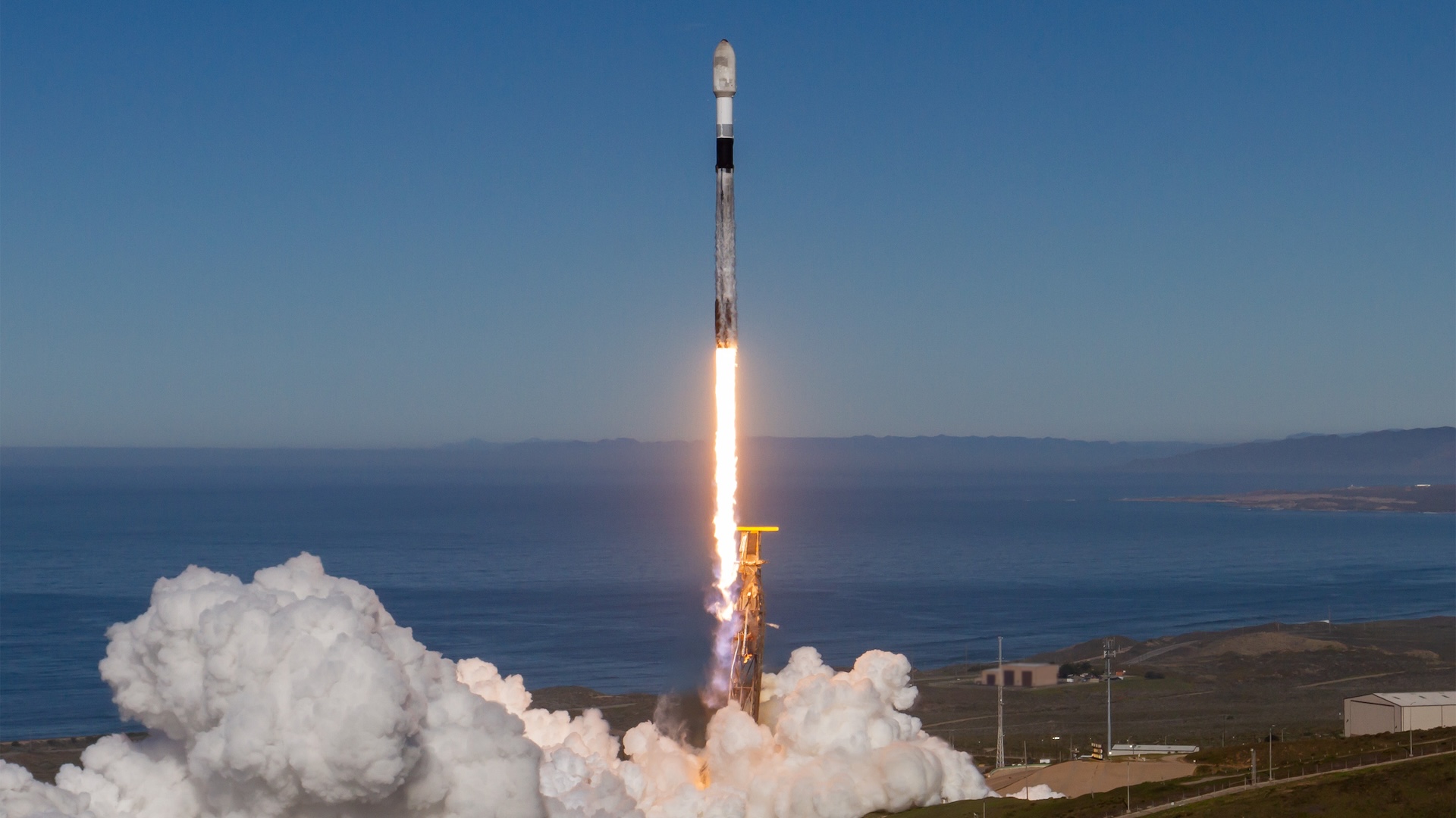 Ex-SpaceX engineer plans to fly satellite using water-powered propulsion system