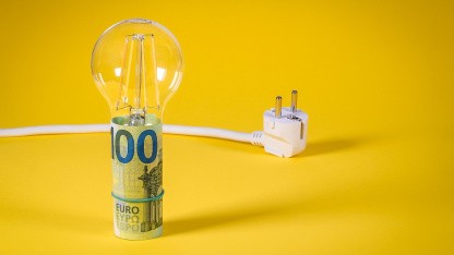 (g+) Geringeres Einkommen oder ohne Job: So lässt es sich bei den Fixkosten sparen