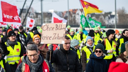 GEW: Schulen bekommen weiter keine IT-Admins
