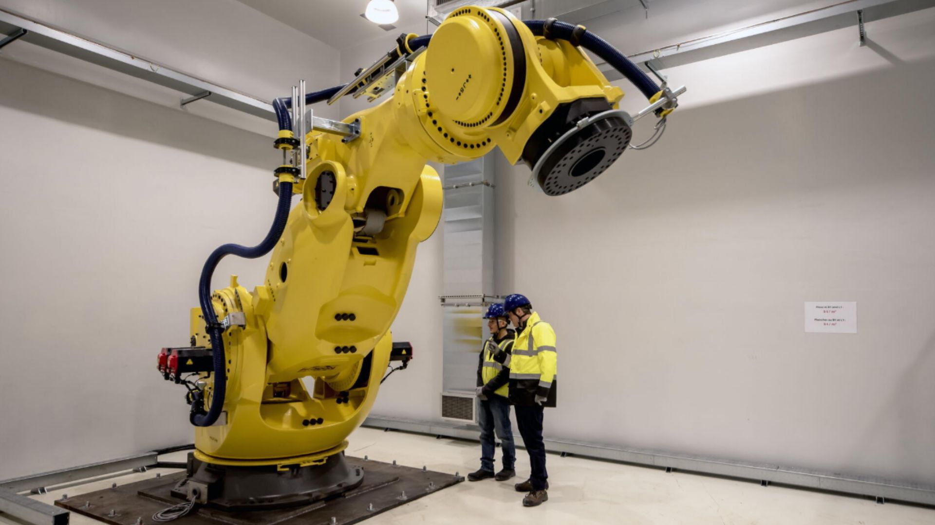Godzilla: Giant robot helps assemble parts of world’s largest fusion tokamak