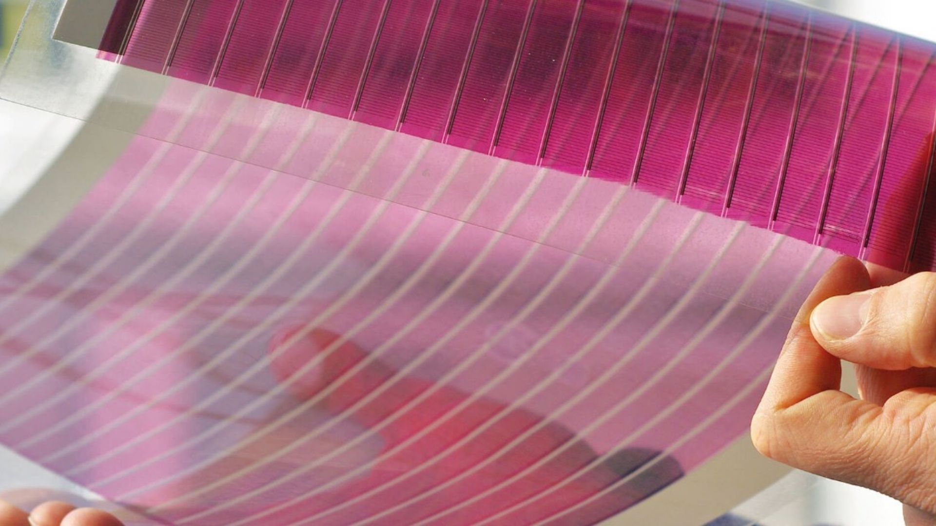 Organic solar cells retain 93% power-conversion efficiency with new additive