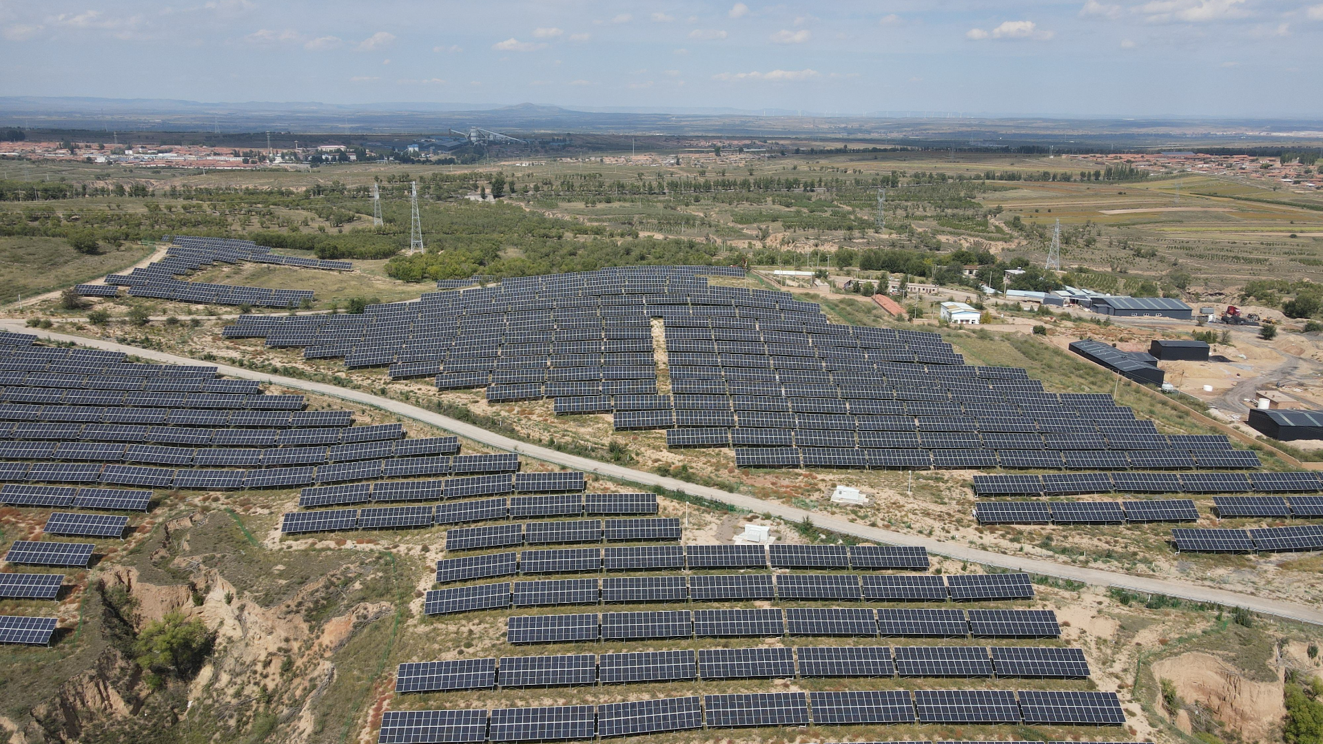 Record 27% efficiency: China’s back-contact solar cells break barriers with silicon wafers