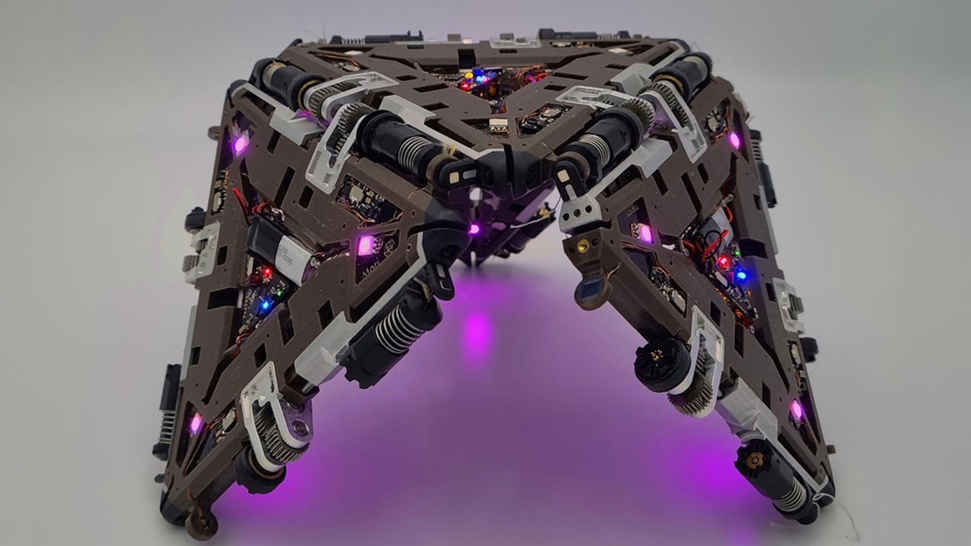 Resource-sharing modular robots cut failure risk, boost reliability, and scale