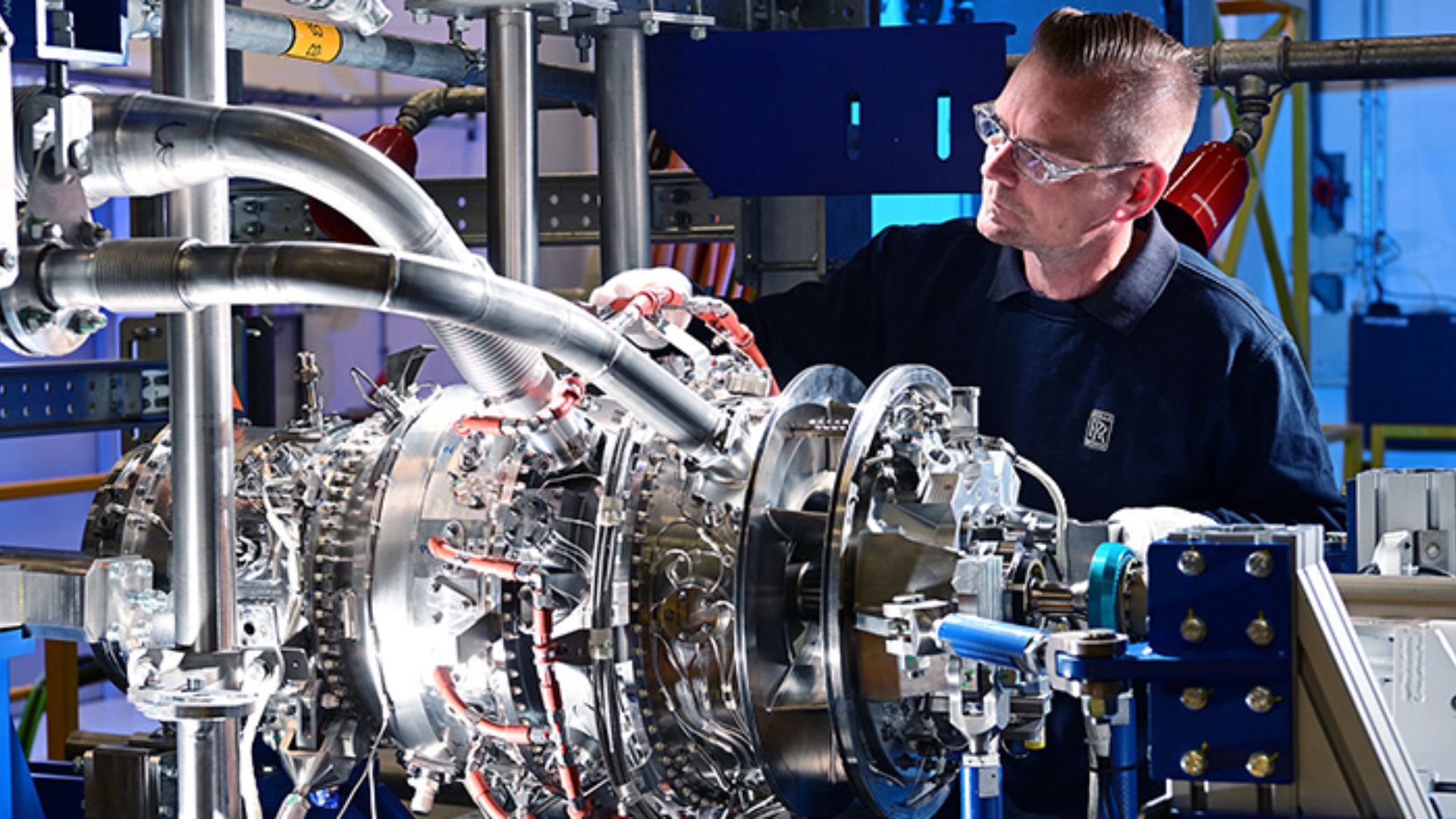 Rolls-Royce’s new hybrid aircraft engine aims to reduce aviation emissions by 30%