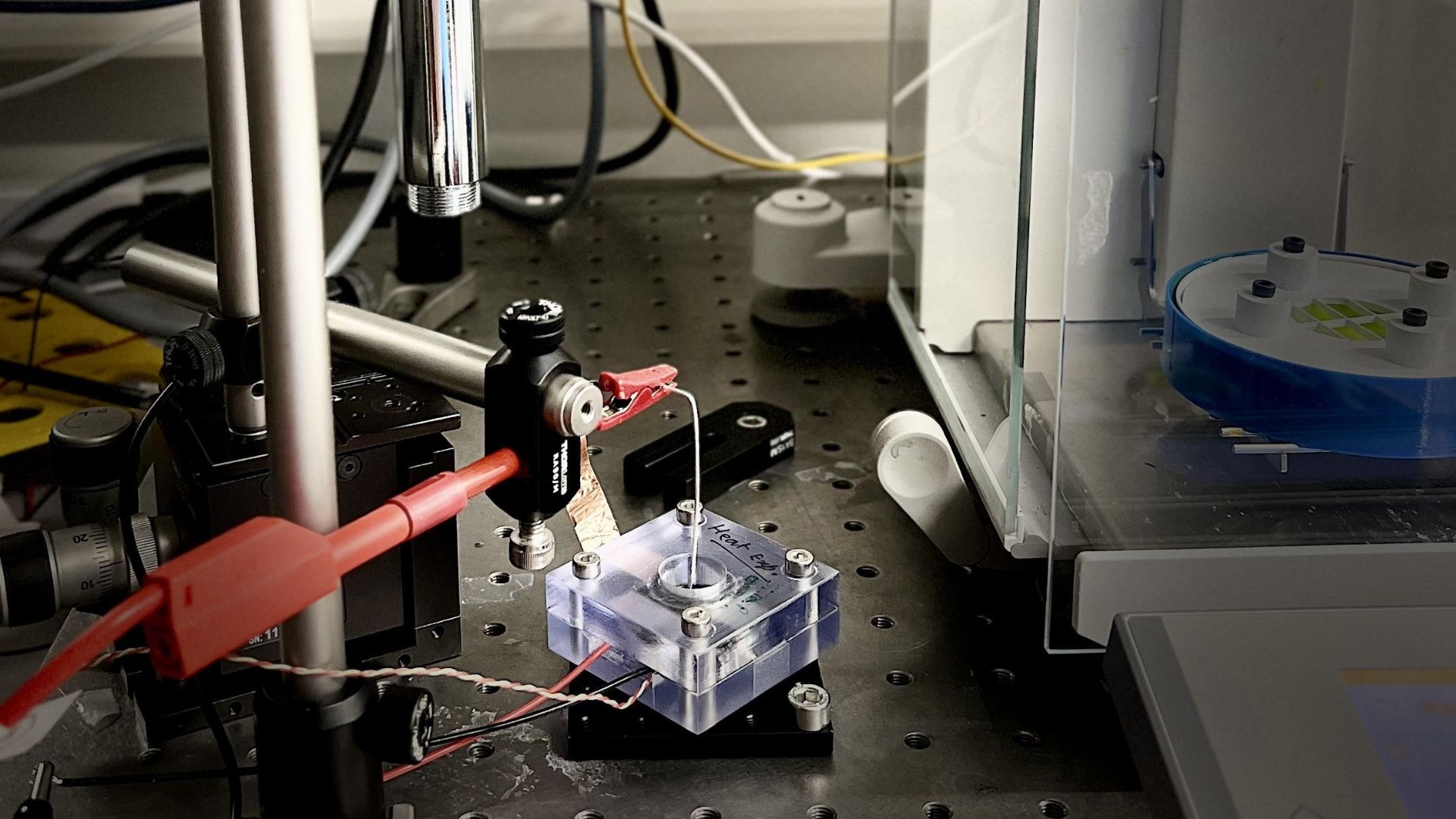 Swiss nanodevice turns saltwater evaporation into electricity using heat and light