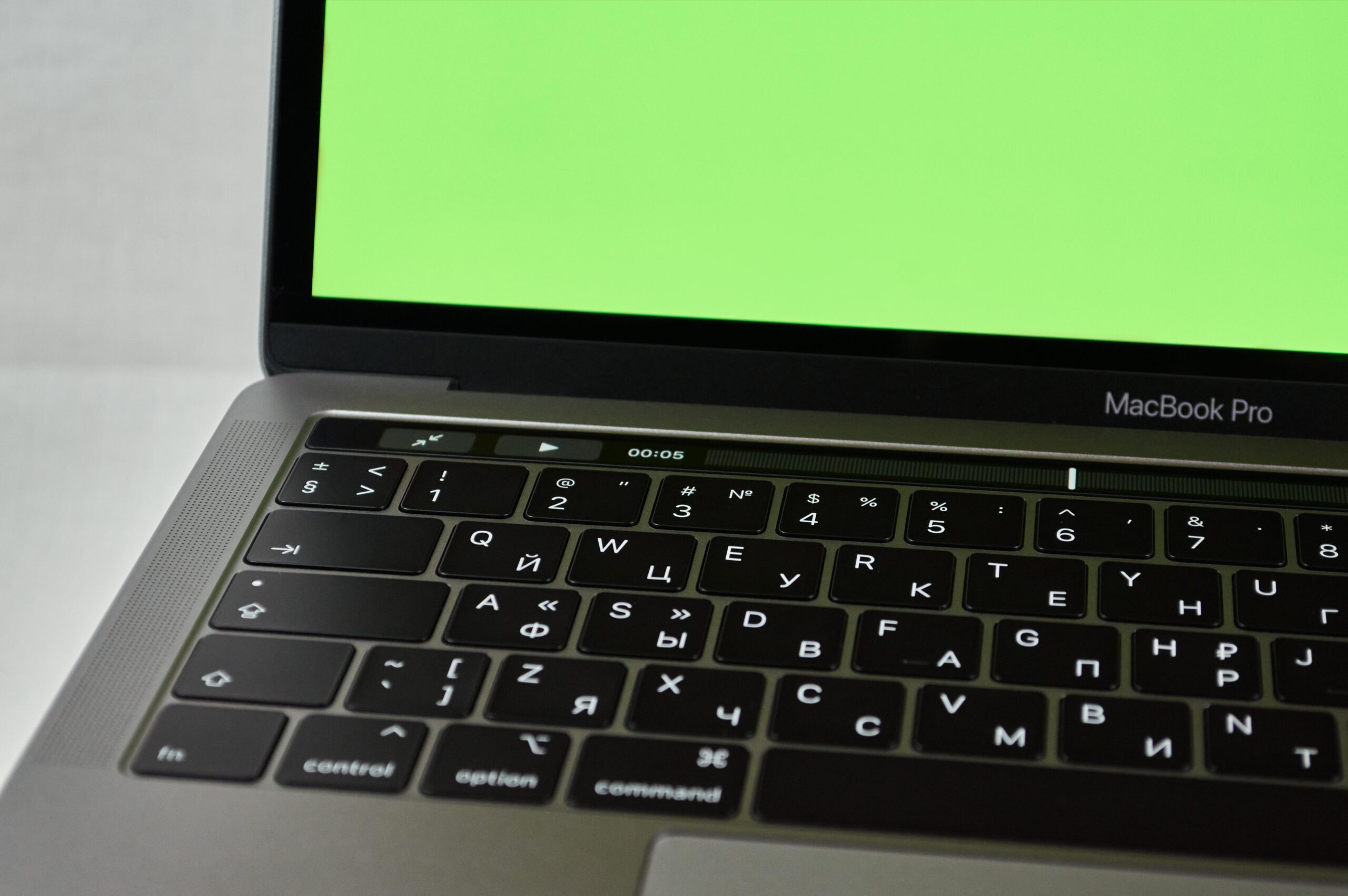 This 1TB Apple MacBook Pro is on sale for under $500